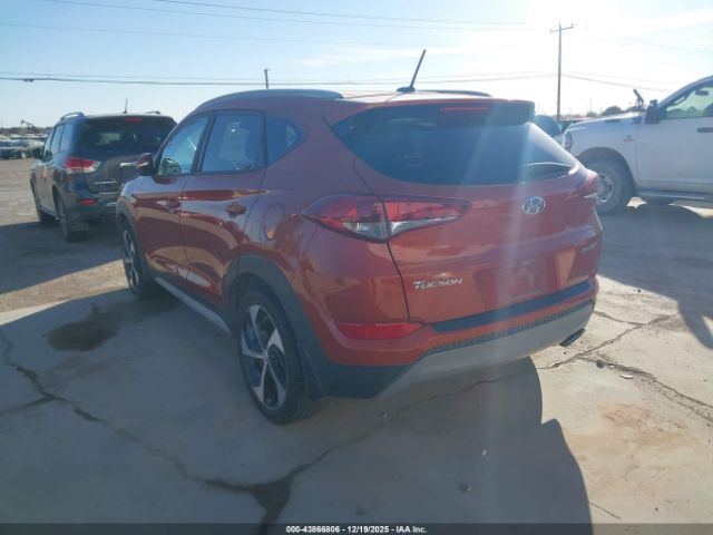 2017 HYUNDAI TUCSON KM8J33A29HU474851 Photo 2