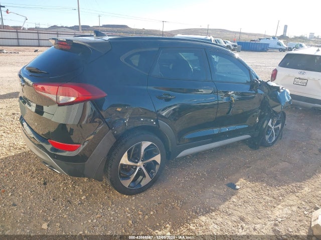 2018 HYUNDAI TUCSON KM8J33A28JU670933 Photo 3