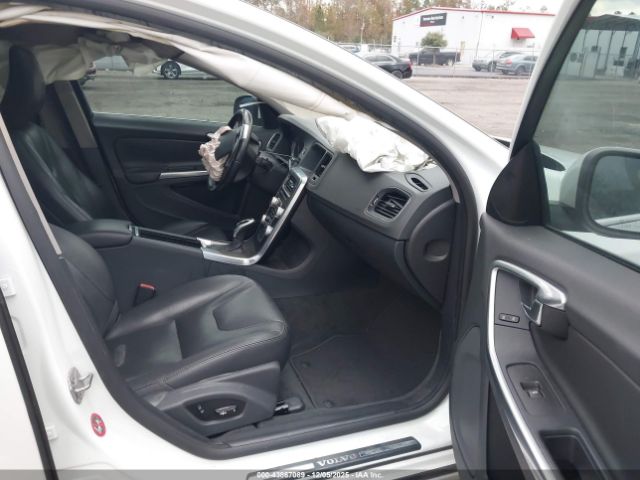 2016 VOLVO V60 YV140MEK3G1290221 Photo 4