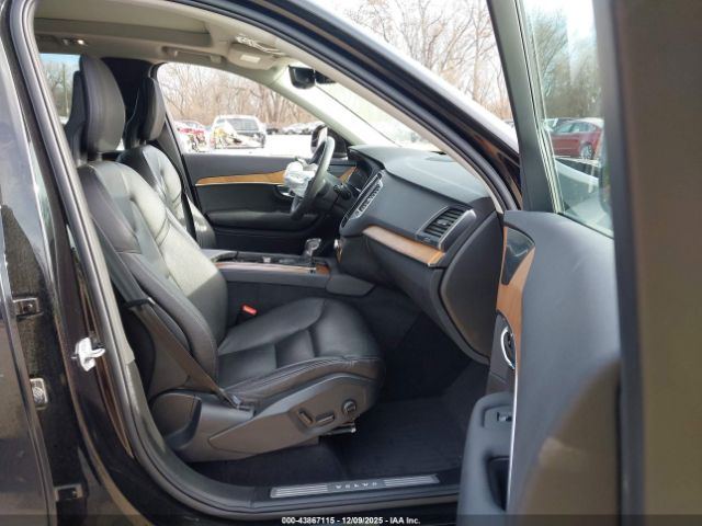2022 VOLVO XC90 YV4A221K2N1811615 Photo 4