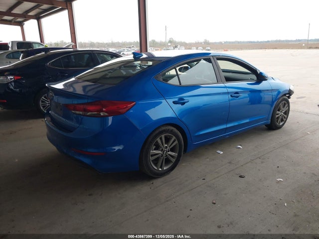 5NPD84LF2JH220021 Hyundai ELANTRA SEL