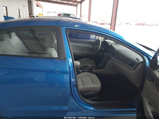 5NPD84LF2JH220021 Hyundai ELANTRA SEL