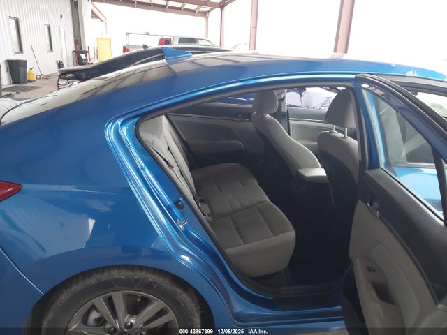 5NPD84LF2JH220021 Hyundai ELANTRA SEL