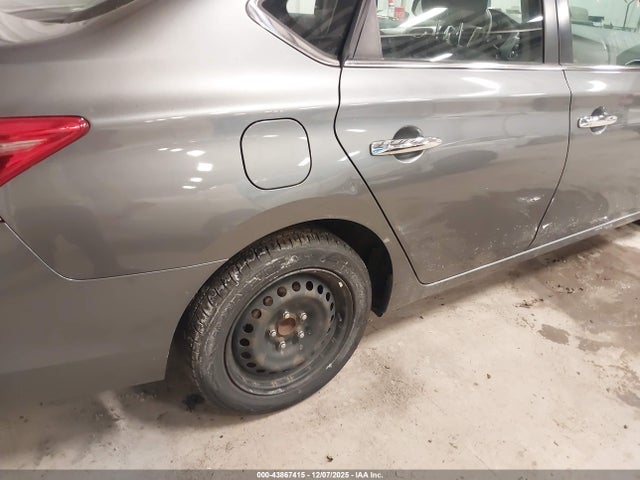 Продаж на аукціоні авто 2017 Nissan Sentra S, vin: 3N1AB7AP8HY221143, номер лоту: 43867415