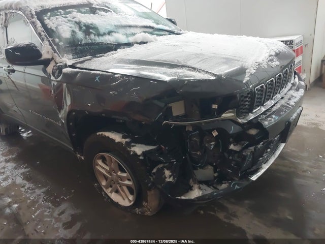 1C4RJHAG7SC321002 Jeep Grand Cherokee Laredo 4x4