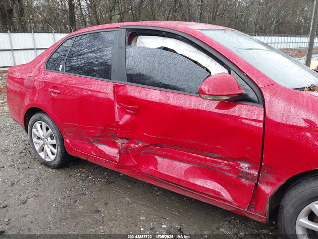 Продаж на аукціоні авто 2010 Volkswagen Jetta Limited Edition, vin: 3VWAX7AJ7AM164647, номер лоту: 43867722