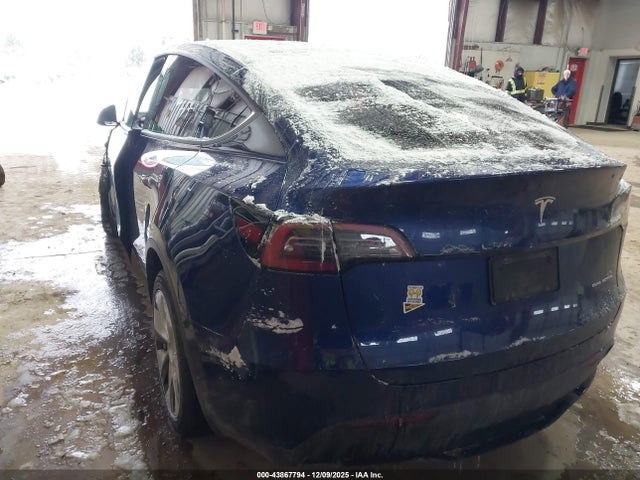 2023 TESLA MODEL Y 7SAYGDEEXPF764494 Photo 2