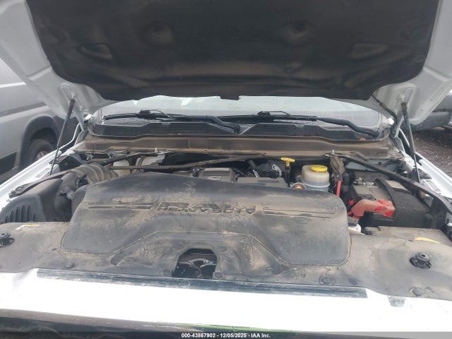 43867902 :رقم المزاد ، 3C7WRTBL9PG555689 vin ، 2023 Ram 3500 مزاد بيع