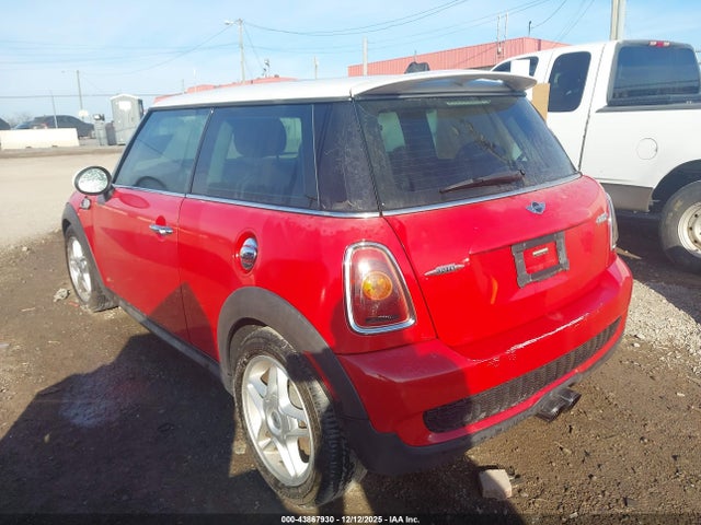 2009 MINI COOPER S WMWMF73559TW82589 Photo 2