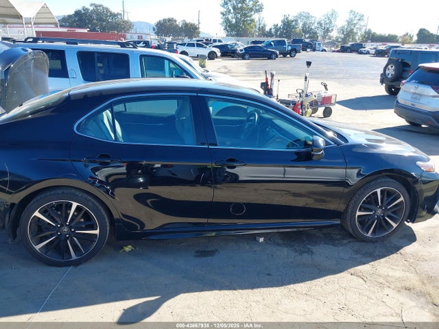 Auction sale of the 2018 Toyota Camry Xse, vin: 4T1B61HK1JU558819, lot number: 43867938