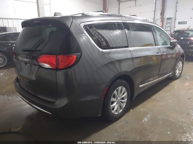 2018 CHRYSLER PACIFICA 2C4RC1BG6JR211127 Photo 3