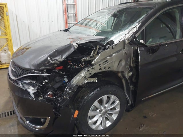 2018 CHRYSLER PACIFICA 2C4RC1BG6JR211127 Photo 5