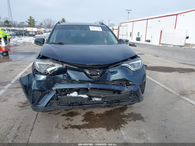 JTMZFREV3JJ181492 Toyota RAV4 LE