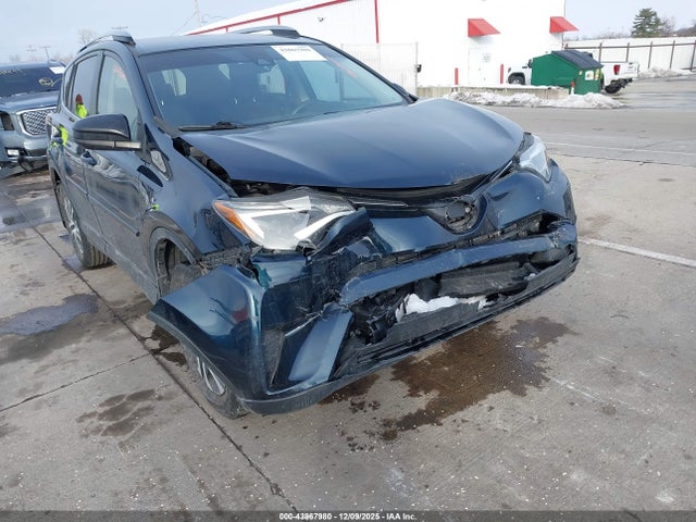 JTMZFREV3JJ181492 Toyota RAV4 LE
