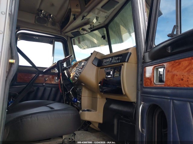 Продажа на аукционе авто 2004 Peterbilt 379, vin: 1XP5DB9X84D834858, номер лота: 43867998