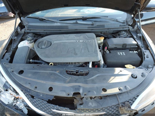 Продажа на аукционе авто 2015 Chrysler 200 C, vin: 1C3CCCCG8FN515536, номер лота: 43868078