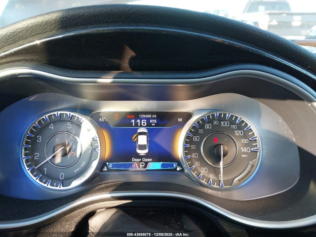 Продажа на аукционе авто 2015 Chrysler 200 C, vin: 1C3CCCCG8FN515536, номер лота: 43868078