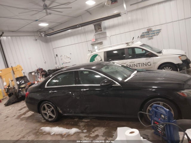 WDDZF4KB9HA019220 Mercedes-Benz E 300 4matic