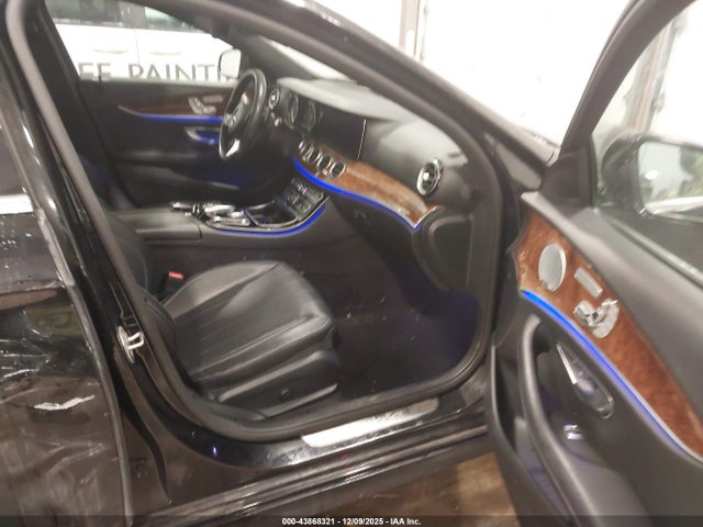 WDDZF4KB9HA019220 Mercedes-Benz E 300 4matic