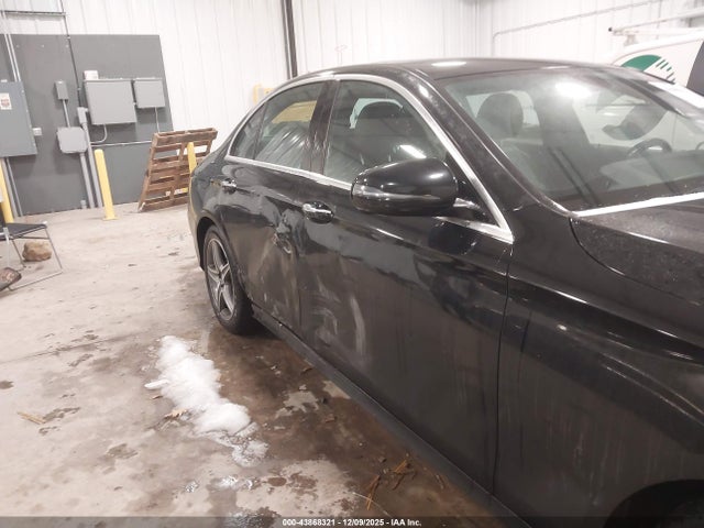 WDDZF4KB9HA019220 Mercedes-Benz E 300 4matic