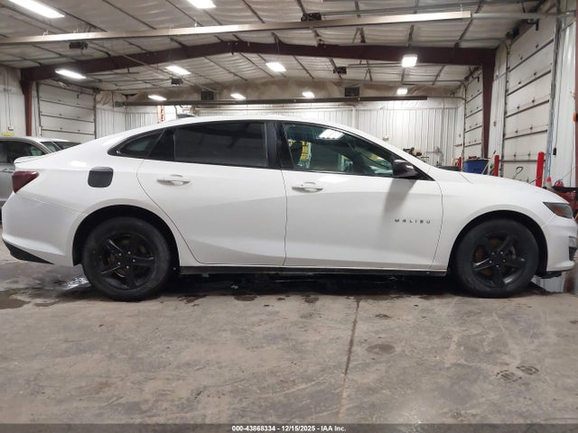 1G1ZB5ST2LF023327 Chevrolet Malibu Fwd Ls