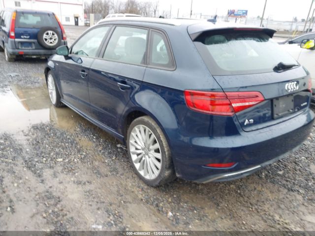 2017 AUDI A3 E-TRON WAUUPBFF1HA128268 Photo 2
