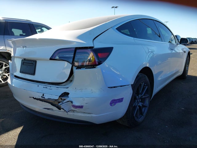 2019 TESLA MODEL 3 5YJ3E1EA2KF424757 Photo 3