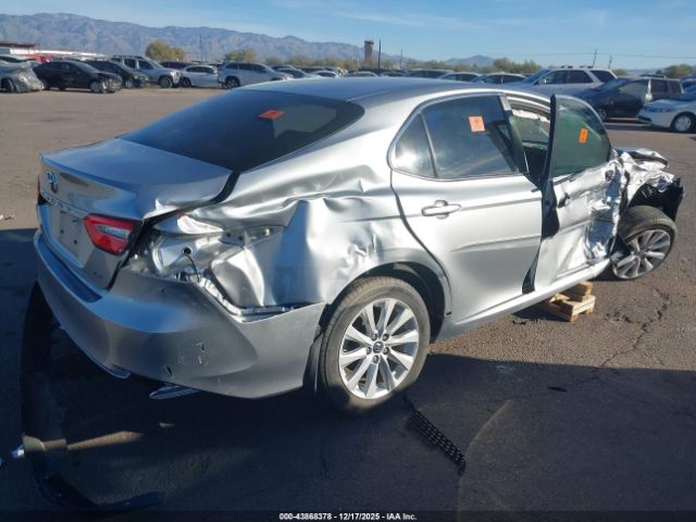 2018 TOYOTA CAMRY 4T1B11HK9JU636049 Photo 3