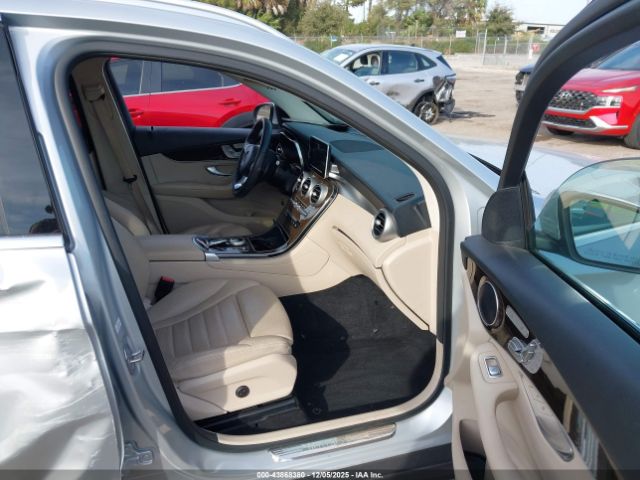 2019 MERCEDES-BENZ GLC 300 WDC0G4JBXKV139314 Photo 4