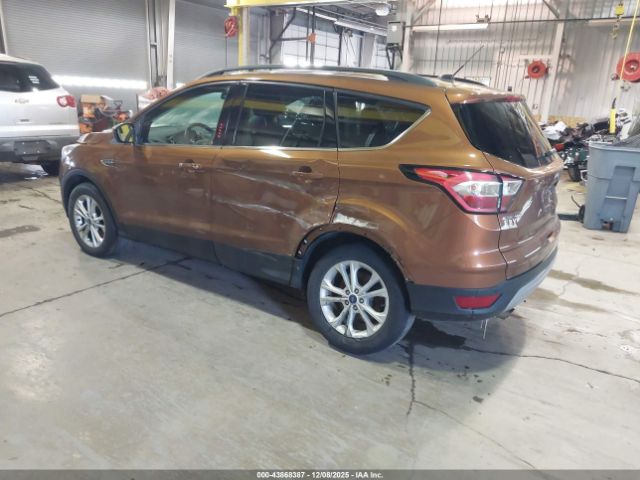 2017 FORD ESCAPE 1FMCU9GD2HUC64562 Photo 2