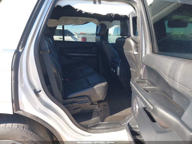 Ford Expedition Xlt 2019 1FMJU1HT3KEA75547 Image 8