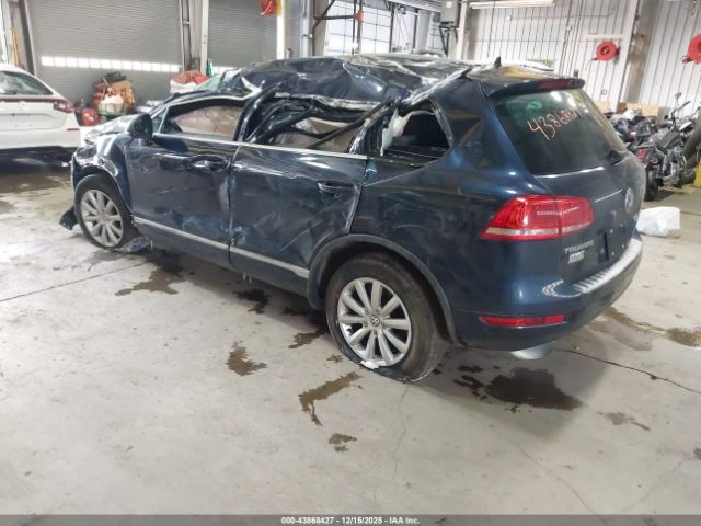 2012 VOLKSWAGEN TOUAREG WVGEF9BP4CD008159 Photo 2