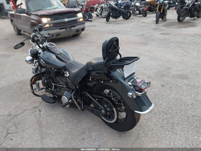 2025 HARLEY-DAVIDSON FLHC 1HD1YA914SB011006 Photo 2