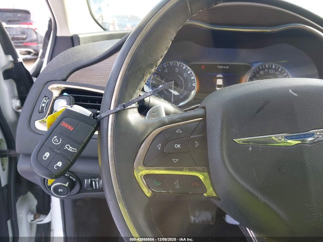 43868504 :رقم المزاد ، 1C3CCCEG1FN512197 vin ، 2015 Chrysler 200 C مزاد بيع