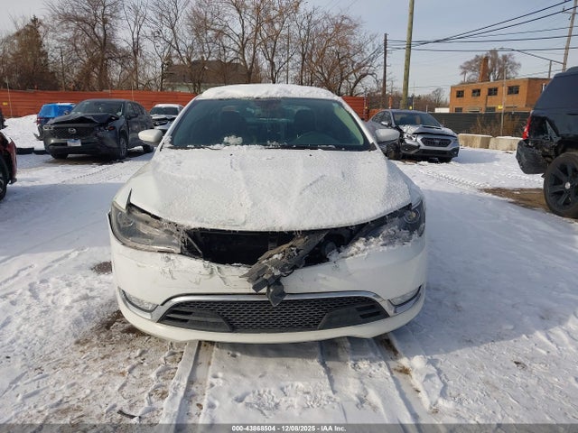 43868504 :رقم المزاد ، 1C3CCCEG1FN512197 vin ، 2015 Chrysler 200 C مزاد بيع