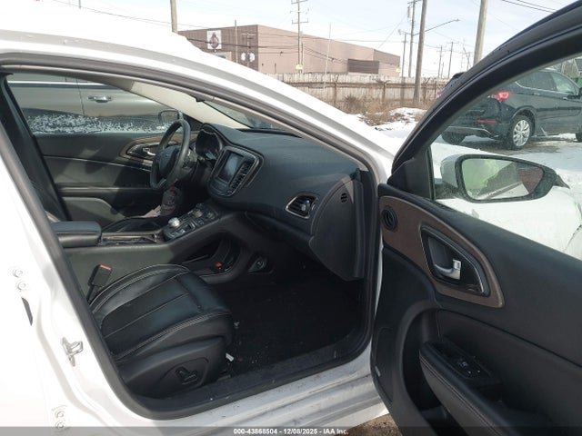 43868504 :رقم المزاد ، 1C3CCCEG1FN512197 vin ، 2015 Chrysler 200 C مزاد بيع