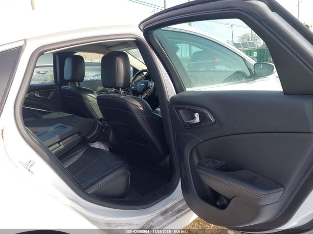 43868504 :رقم المزاد ، 1C3CCCEG1FN512197 vin ، 2015 Chrysler 200 C مزاد بيع