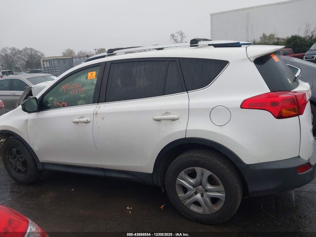 2015 Toyota Rav4 Le მანქანა იყიდება აუქციონზე, vin: JTMZFREV7FJ051366, აუქციონის ნომერი: 43868554