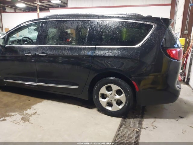 Aukcja sprzedaży 2017 Chrysler Pacifica Touring-l Plus, vin: 2C4RC1EGXHR721096, numer aukcji: 43868617