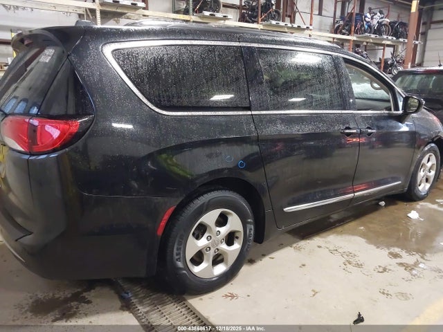 Aukcja sprzedaży 2017 Chrysler Pacifica Touring-l Plus, vin: 2C4RC1EGXHR721096, numer aukcji: 43868617
