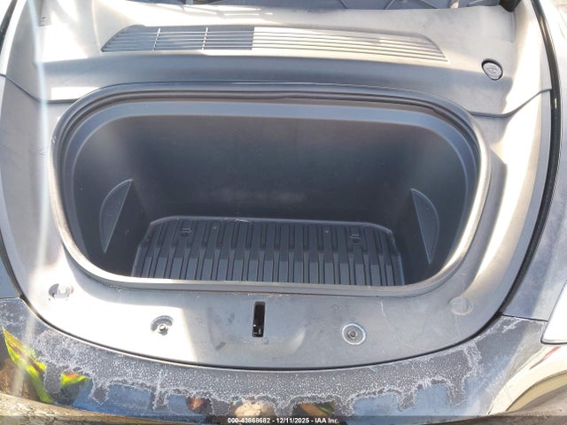 2021 TESLA MODEL Y 5YJYGDEF2MF201974 Photo 9