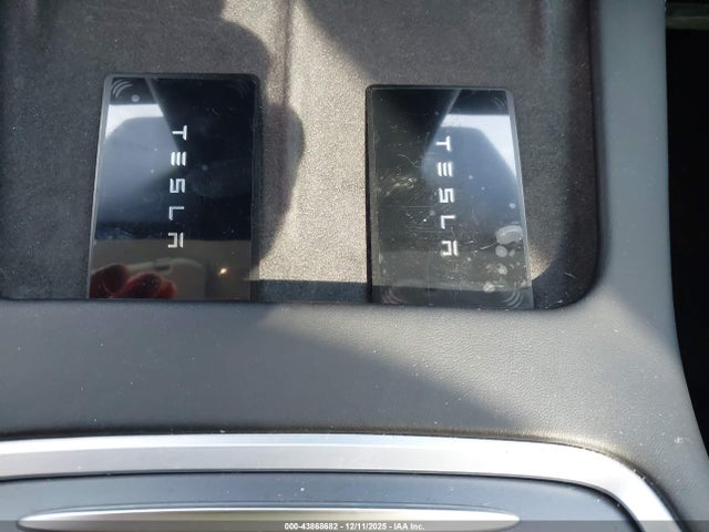 2021 TESLA MODEL Y 5YJYGDEF2MF201974 Photo 10