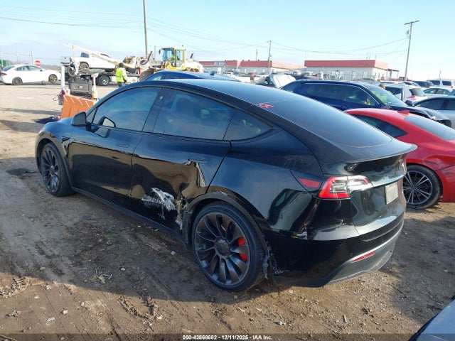 2021 TESLA MODEL Y 5YJYGDEF2MF201974 Photo 2