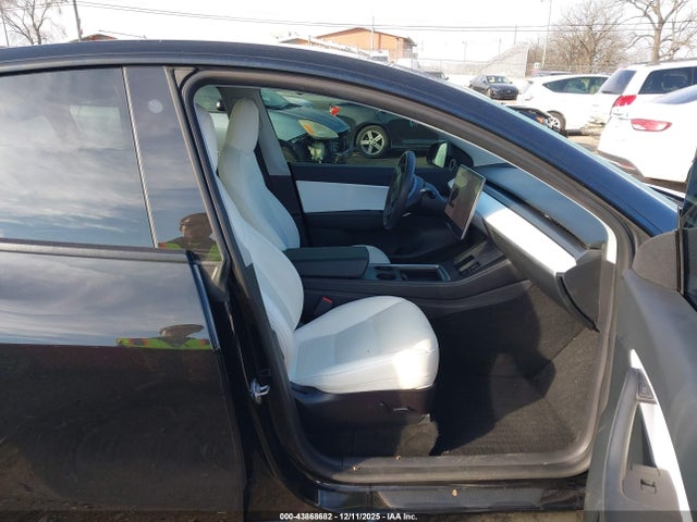 2021 TESLA MODEL Y 5YJYGDEF2MF201974 Photo 4