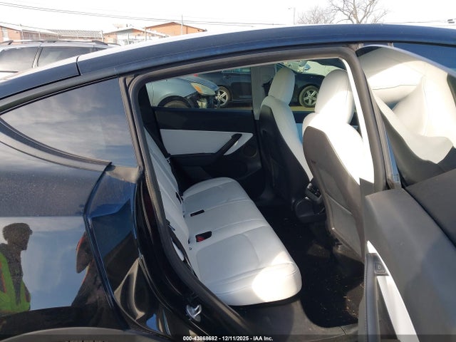 2021 TESLA MODEL Y 5YJYGDEF2MF201974 Photo 7