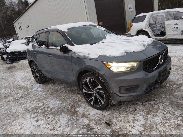 2021 VOLVO XC40 YV4162UM7M2442129