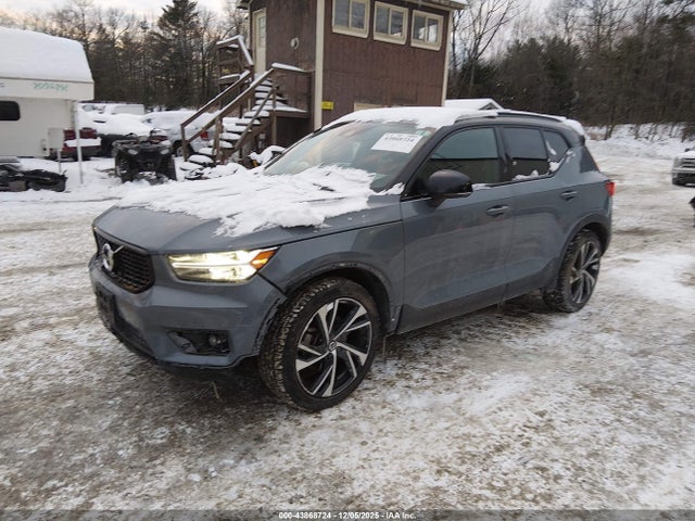 2021 VOLVO XC40 YV4162UM7M2442129 Photo 1