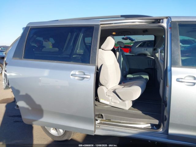 2020 TOYOTA SIENNA 5TDKZ3DC1LS048337 Photo 7