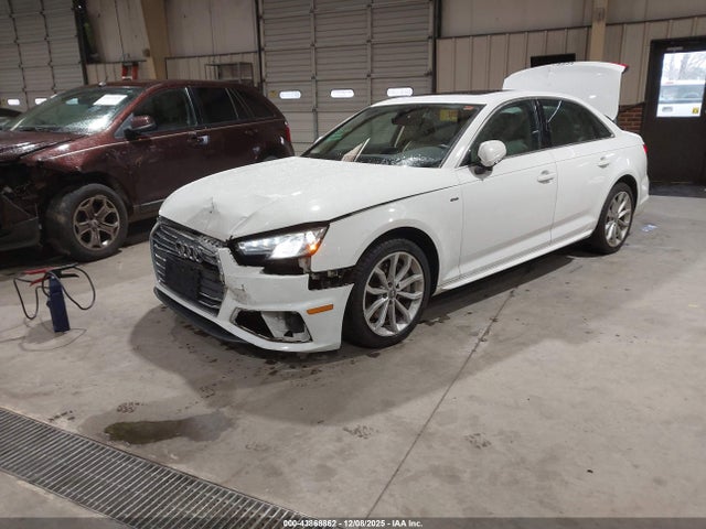 2019 AUDI A4 WAUDNAF40KN017144 Photo 1