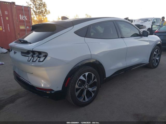 2023 FORD MUSTANG MACH-E 3FMTK3RM1PMA00705 Photo 3